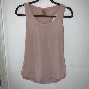 Carrie Underwood light pink racer back top❤️